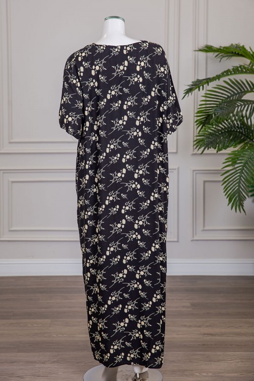 قميص نسائي جامبو طويل لون أسود مشجر ياقة دائرية بأزرار من الأمام و أكمام ميدي