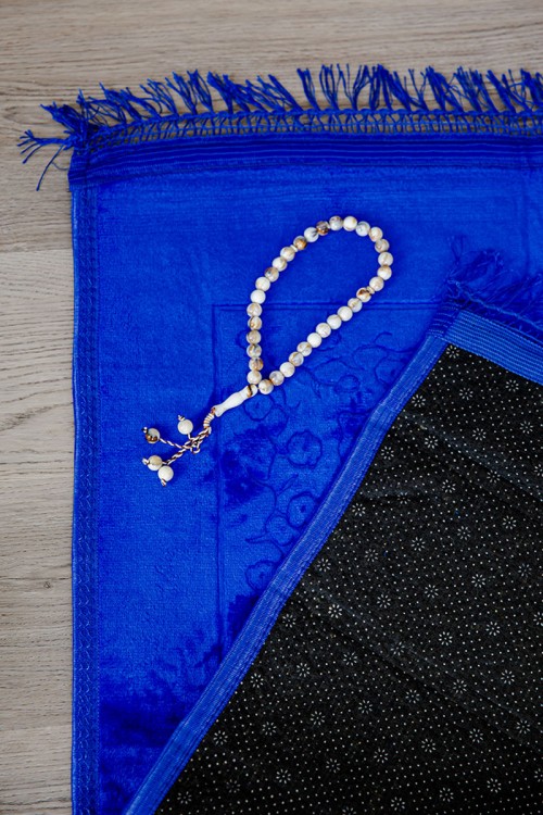 سجادة صلاة متعددة الألوان