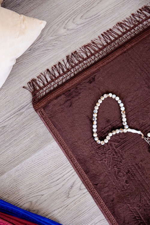 سجادة صلاة متعددة الألوان