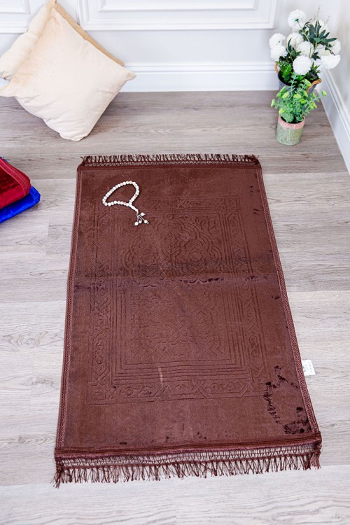 سجادة صلاة متعددة الألوان