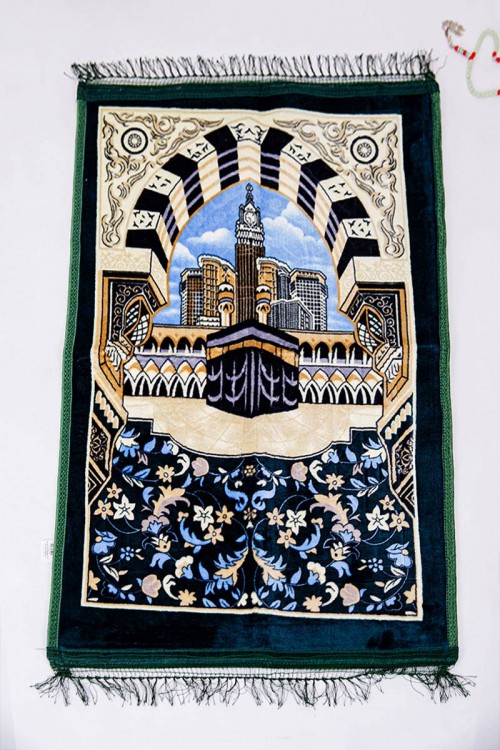 سجادة صلاة متعددة الألوان مزينة برسومات و زخارف من الأمام