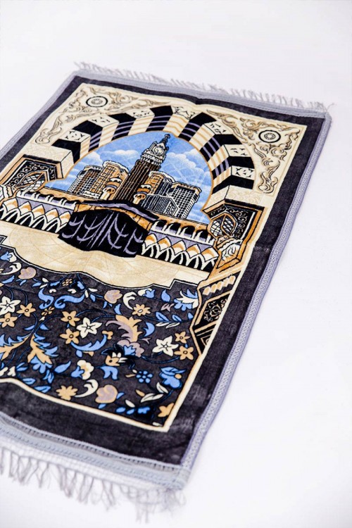 سجادة صلاة متعددة الألوان مزينة برسومات و زخارف من الأمام