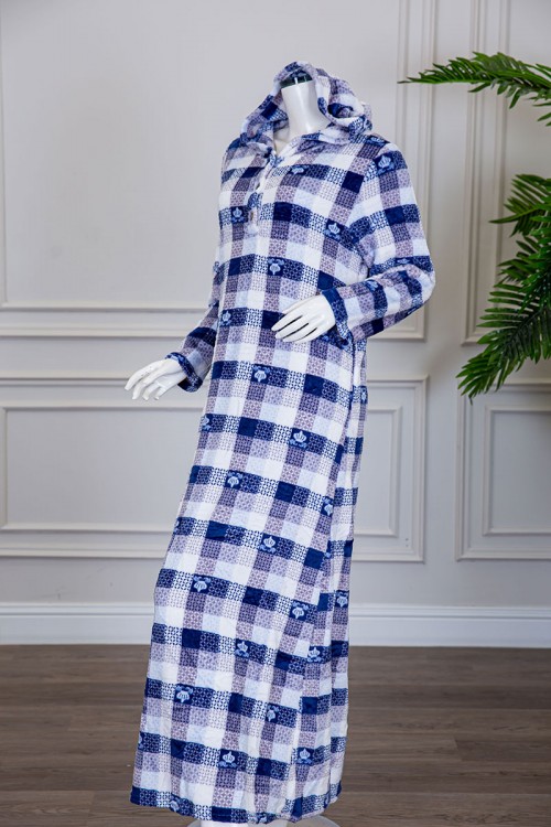 قميص نسائي شتوي طويل مطبوع بنقشة مربعات متداخلة متعددة الالوان و الأبيض و البنفسجي ياقة بقبعة و أزرار و بأكمام طويلة