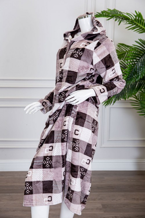 قميص نسائي شتوي طويل مطبوع بنقشة مربعات متداخلة بتدرجات متعددة الالوان ياقة بقبعة و أزرار و بأكمام طويلة