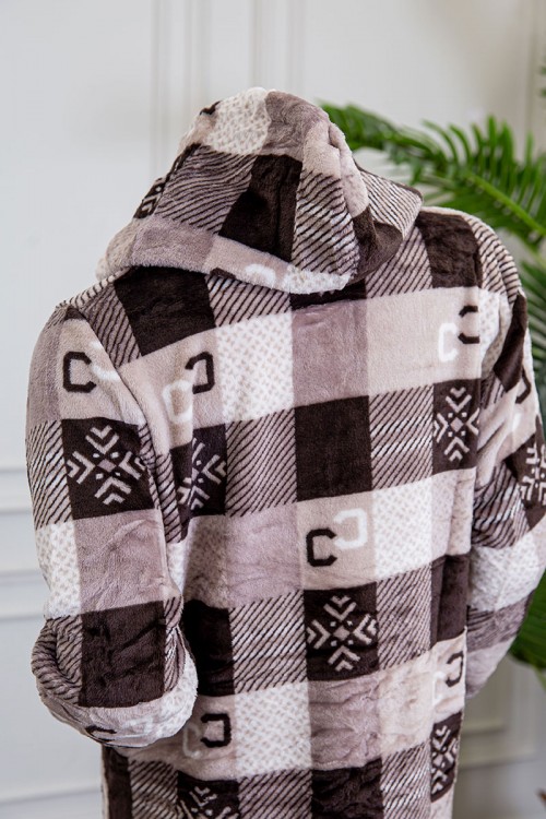 قميص نسائي شتوي طويل مطبوع بنقشة مربعات متداخلة بتدرجات متعددة الالوان ياقة بقبعة و أزرار و بأكمام طويلة