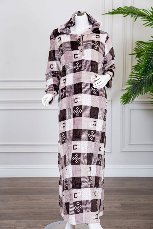 قميص نسائي شتوي طويل مطبوع بنقشة مربعات متداخلة بتدرجات متعددة الالوان ياقة بقبعة و أزرار و بأكمام طويلة