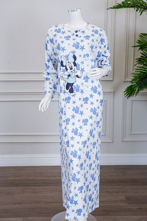 قميص نسائي شتوي طويل لون أبيض مزين برسومات باللون السماوي ياقة دائرية بأزرار و أكمام طويلة