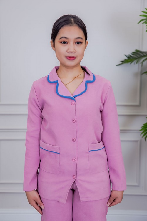 بيجامة عاملة شتوية قطعتين متعددة الألوان بلوزة بياقة مطوية و بجيوب و أزرار من الأمام مع بنطلون طويل