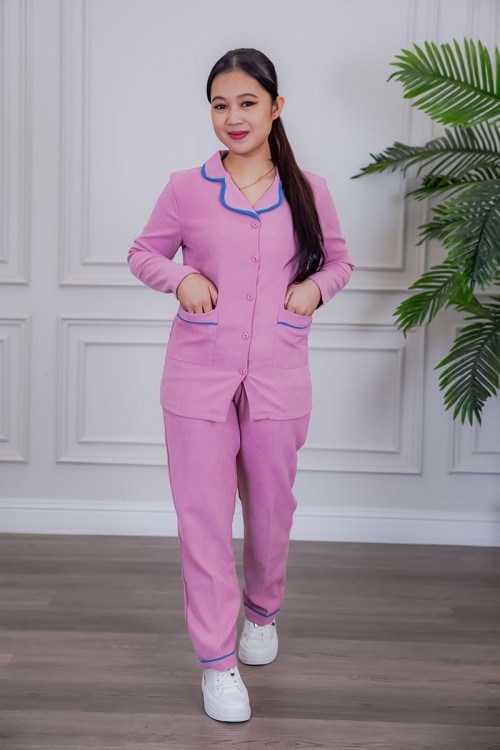 بيجامة عاملة شتوية قطعتين متعددة الألوان بلوزة بياقة مطوية و بجيوب و أزرار من الأمام مع بنطلون طويل