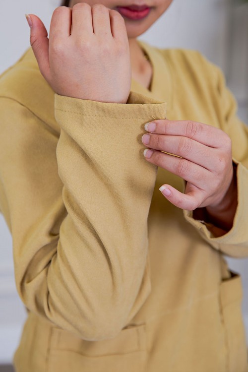 بيجامة عاملة شتوية قطعتين متعددة الألوان بلوزة بياقة قصة سبعة و بجيوب من الأمام مع بنطلون طويل