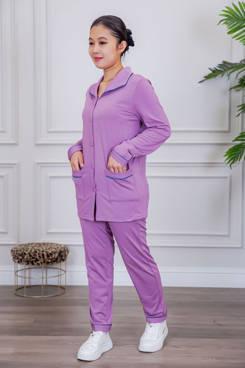 بيجامة عاملة قطعتين مبطنة متعددة الألوان بلوزة بياقة مطوية و بجيوب و أزرار من الأمام مع بنطلون طويل