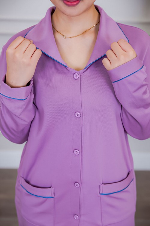 بيجامة عاملة قطعتين مبطنة متعددة الألوان بلوزة بياقة مطوية و بجيوب و أزرار من الأمام مع بنطلون طويل