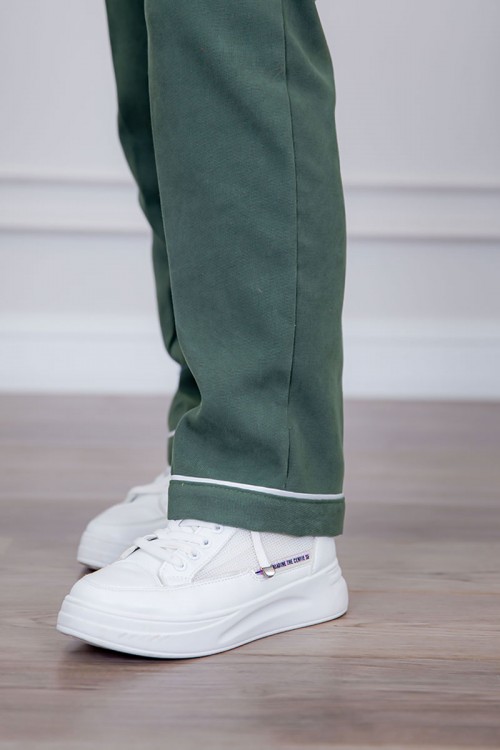 بيجامة عاملة قطعتين متعددة الألوان بلوزة بياقة مطوية بأزرار و جيوب من الأمام بأكمام طويلة مع بنطلون طويل