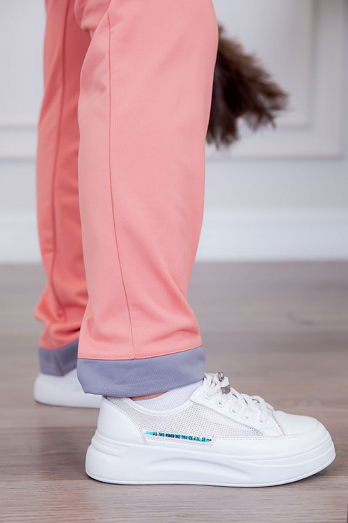 بيجامة عاملة قطعتين مبطنة متعددة الألوان بلوزة بياقة قصة سبعة و بجيوب من الأمام بأكمام طويلة مع بنطلون طويل