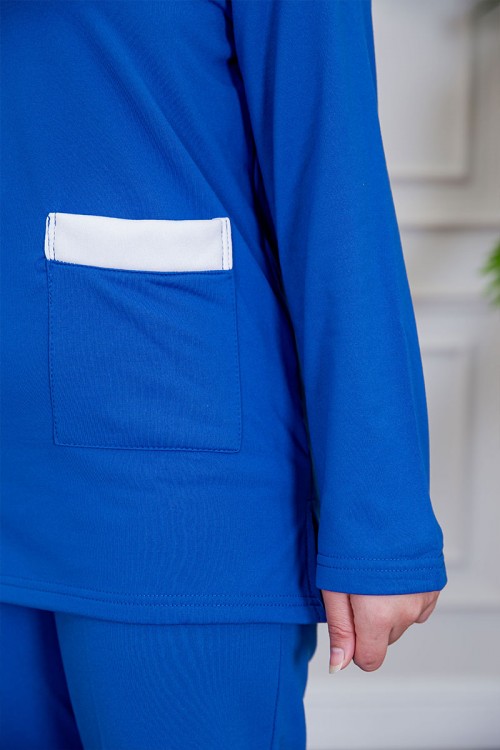 بيجامة عاملة قطعتين مبطنة متعددة الألوان بلوزة بياقة مربعة و بجيوب من الأمام بأكمام طويلة مع بنطلون طويل