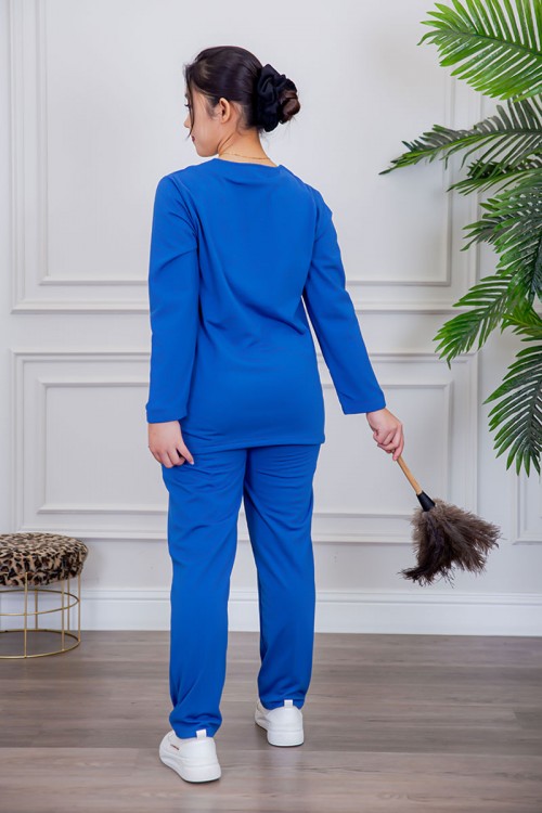 بيجامة عاملة قطعتين مبطنة متعددة الألوان بلوزة بياقة مربعة و بجيوب من الأمام بأكمام طويلة مع بنطلون طويل