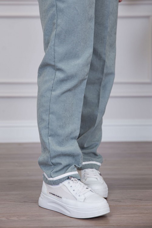 بيجامة عاملة قطعتين متعددة الألوان بلوزة بياقة مطوية بأزرار و جيوب من الأمام بأكمام طويلة مع بنطلون طويل