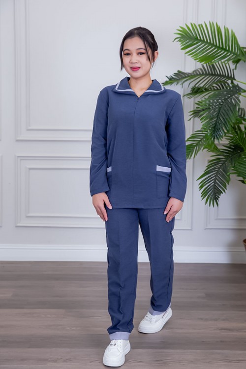 بيجامة عاملة قطعتين متعددة الألوان بلوزة بياقة مطوية بسحاب و جيوب من الأمام بأكمام طويلة مع بنطلون طويل