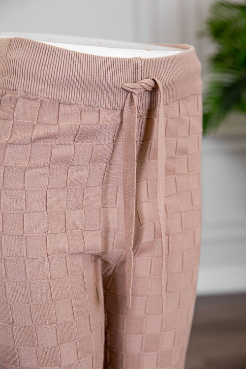 بنطلون نسائي شتوي طويل لون بني فاتح على شكل مربعات برباط في الخصر