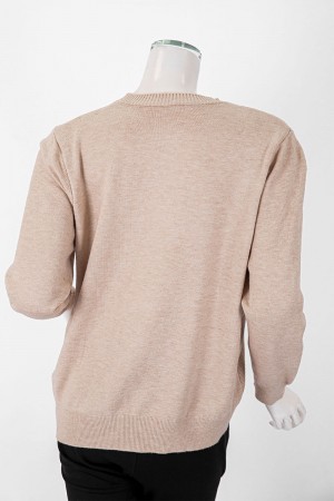 بلوفر نسائي شتوي لون بيج ياقة دائرية و أكمام طويلة