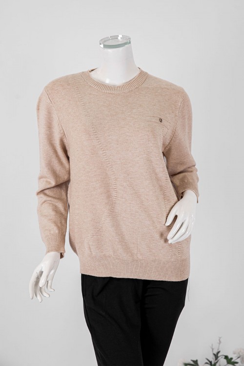 بلوفر نسائي شتوي لون بيج ياقة دائرية و أكمام طويلة