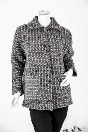 بلوزة نسائية شتوية متعددة الألوان ياقة مطوية و أزرار و جيوب من الأمام و أكمام طويلة