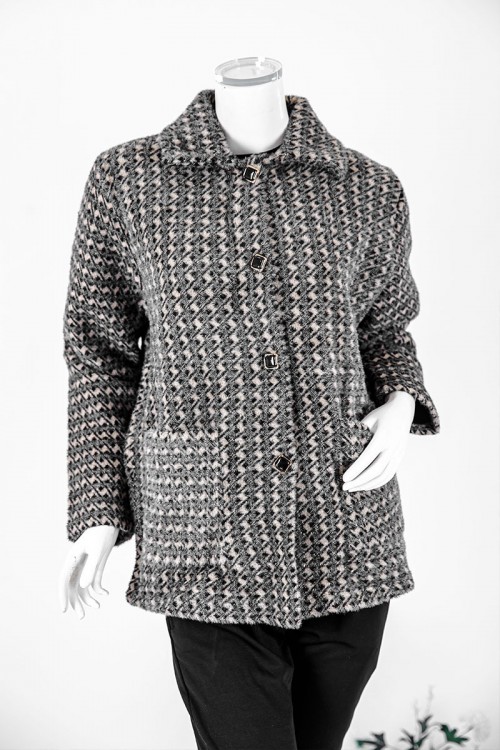 بلوزة نسائية شتوية متعددة الألوان ياقة مطوية و أزرار و جيوب من الأمام و أكمام طويلة