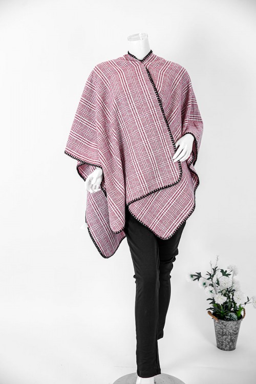 شال شتوي نسائي لون أحمر و أبيض بأطراف باللون الأسود