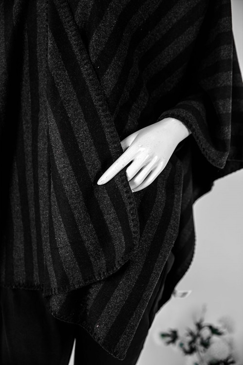 شال شتوي نسائي لون أسود و رصاصي