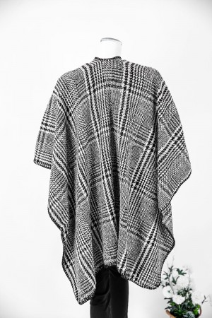 شال شتوي نسائي لون أبيض و أسود