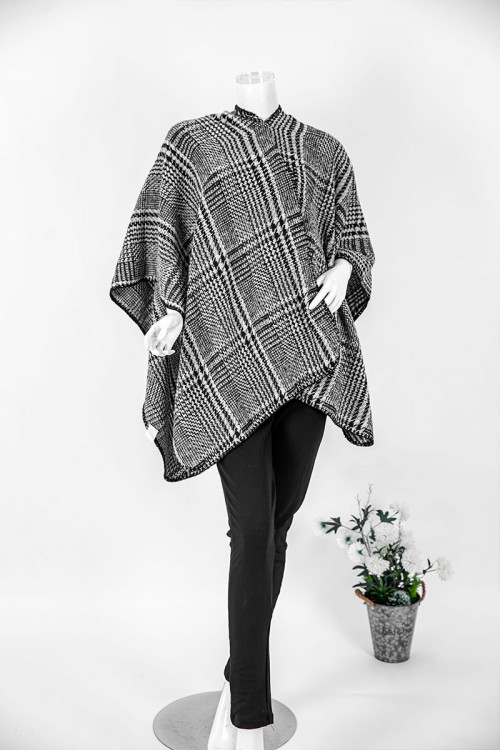 شال شتوي نسائي لون أبيض و أسود