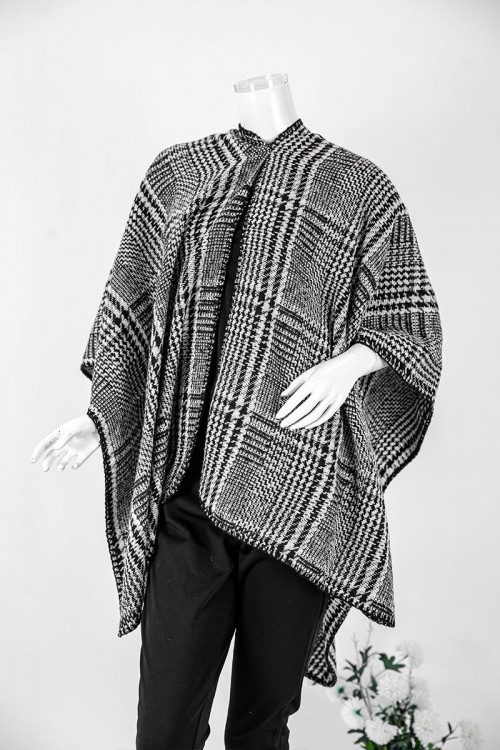 شال شتوي نسائي لون أبيض و أسود