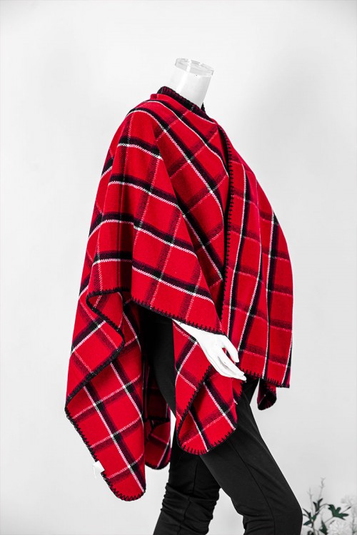 شال شتوي نسائي كاروهات لون أحمر مزين بخيوط باللون الأسود و الأبيض