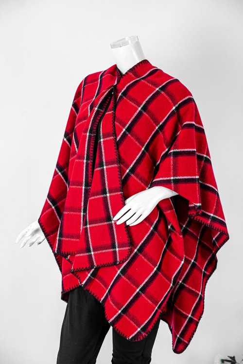 شال شتوي نسائي كاروهات لون أحمر مزين بخيوط باللون الأسود و الأبيض