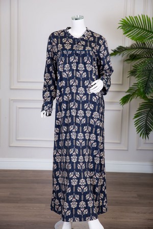 قميص نسائي شتوي طويل لون كحلي مشجر باللون البيج ياقة دائرية بأزرار و بأكمام طويلة