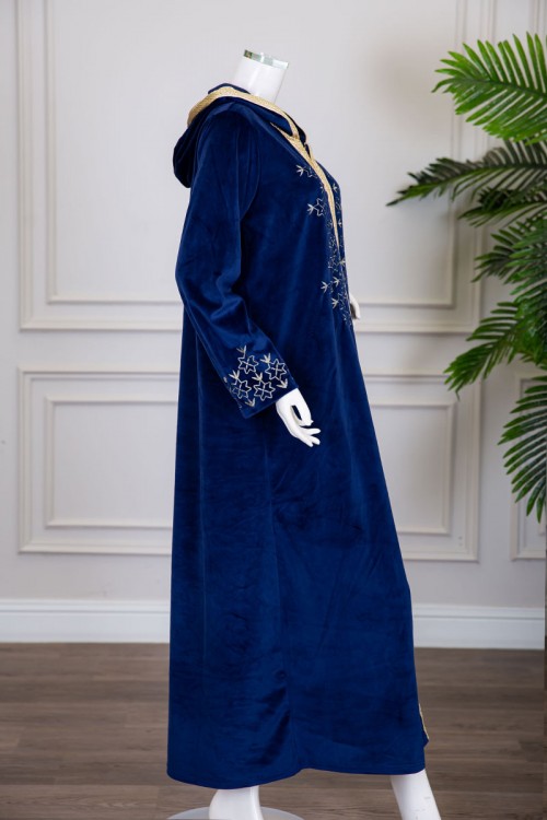 قميص نسائي شتوي طويل لون كحلي بتطريز ذهبي ياقة بقبعة متصلة و بأكمام طويلة