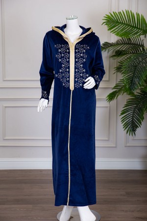 قميص نسائي شتوي طويل لون كحلي بتطريز ذهبي ياقة بقبعة متصلة و بأكمام طويلة