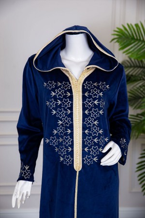 قميص نسائي شتوي طويل لون كحلي بتطريز ذهبي ياقة بقبعة متصلة و بأكمام طويلة