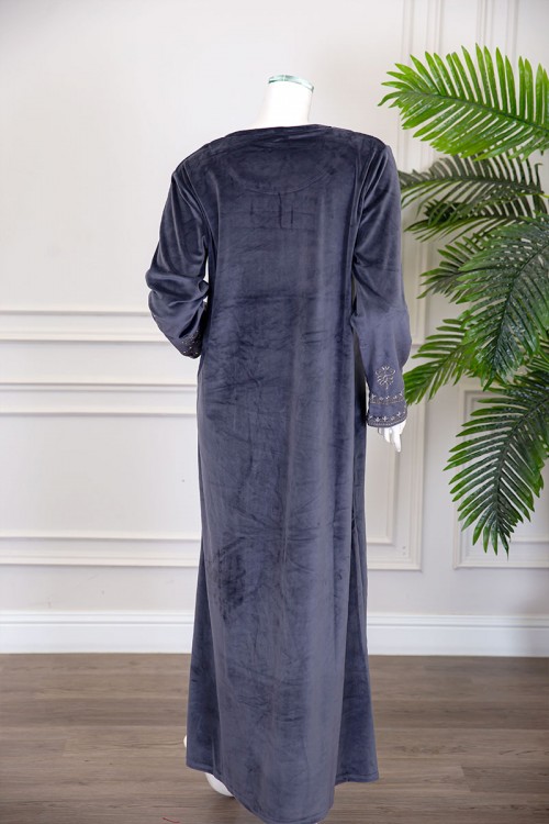 قميص نسائي شتوي طويل لون رصاصي بتطريز ذهبي ياقة دائرية و بأكمام طويلة