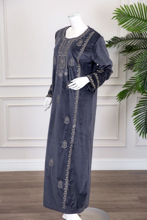 قميص نسائي شتوي طويل لون رصاصي بتطريز ذهبي ياقة دائرية و بأكمام طويلة