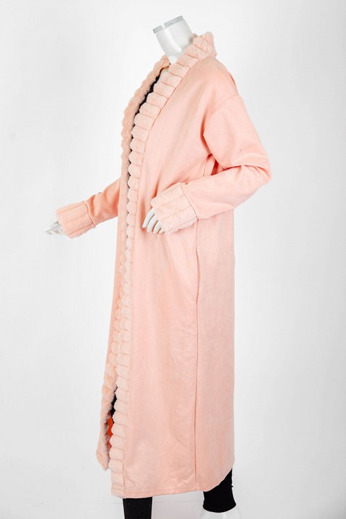 فروة نسائية شتوية طويلة لون خربزي مزينة بالفرو في الأطراف