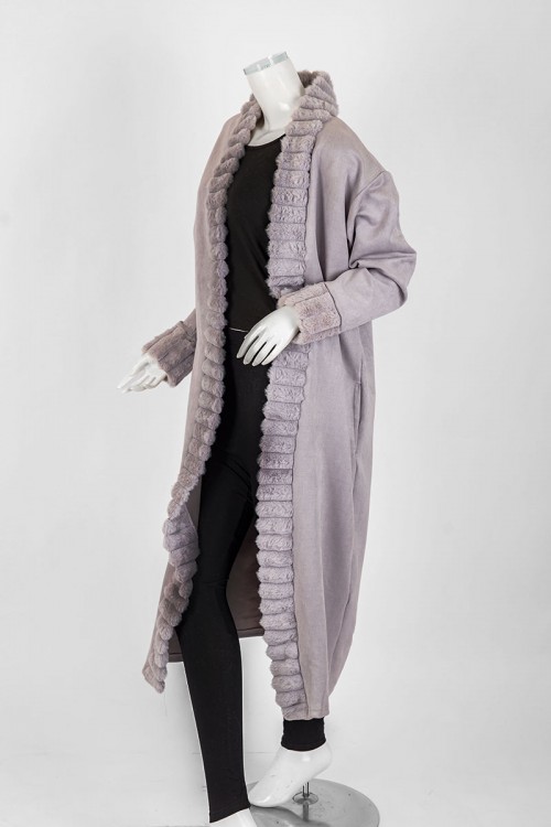 فروة نسائية شتوية طويلة لون رمادي مزينة بالفرو في الأطراف