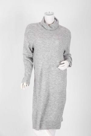 فستان نسائي شتوي قصير لون رمادي ياقة عالية و أكمام طويلة 