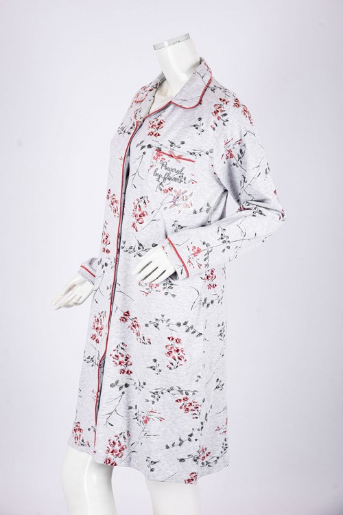 قميص نسائي شتوي ميدي لون رمادي فاتح مشجر بجيب من الأمام ياقة مطوية بأزرار و أكمام طويلة