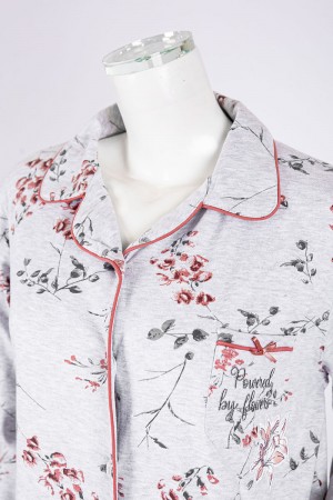 قميص نسائي شتوي ميدي لون رمادي فاتح مشجر بجيب من الأمام ياقة مطوية بأزرار و أكمام طويلة 