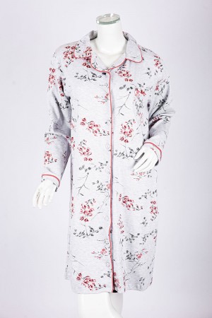 قميص نسائي شتوي ميدي لون رمادي فاتح مشجر بجيب من الأمام ياقة مطوية بأزرار و أكمام طويلة 