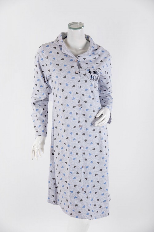 قميص نسائي شتوي ميدي لون رمادي فاتح مزين بالقلوب و كتابات ياقة مطوية بأزرار و أكمام طويلة