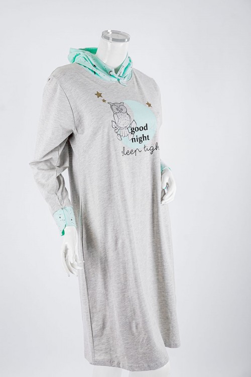 قميص نسائي شتوي ميدي لون رمادي مزين برسومات و كتابات ياقة بقبعة متصلة باللون التفاحي و أكمام طويلة