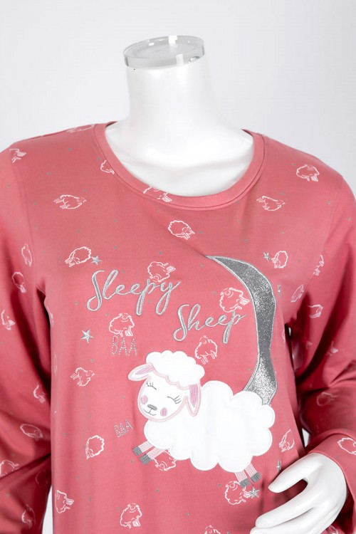 قميص نسائي شتوي ميدي لون خربزي مزين برسومات و كتابات ياقة دائرية و أكمام طويلة