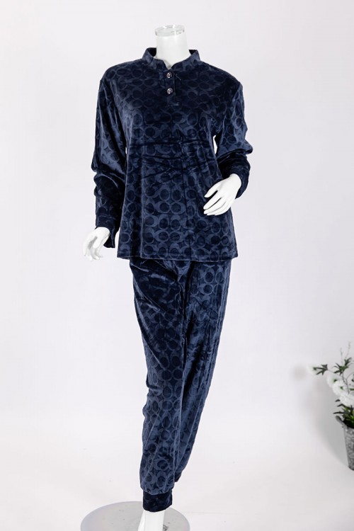 بجامة نسائية شتوية قطعتين لون كحلي بنقوش بلوزة بياقة عالية و أزرار و بأكمام طويلة مع بنطلون طويل